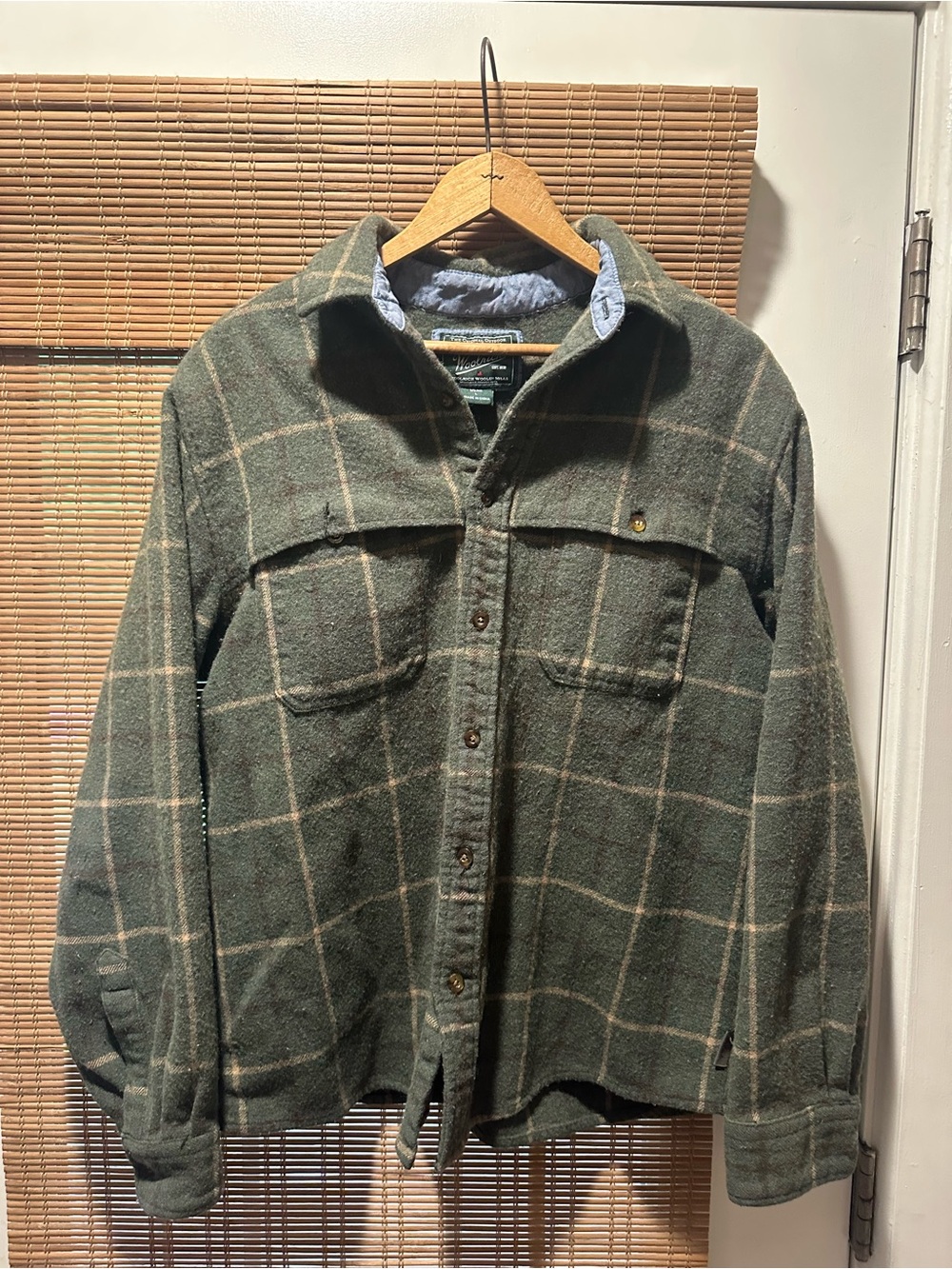 Woolrich Men's Wool Flannel Shacket Green Plaid Long Sleeve Button-Up Size Large